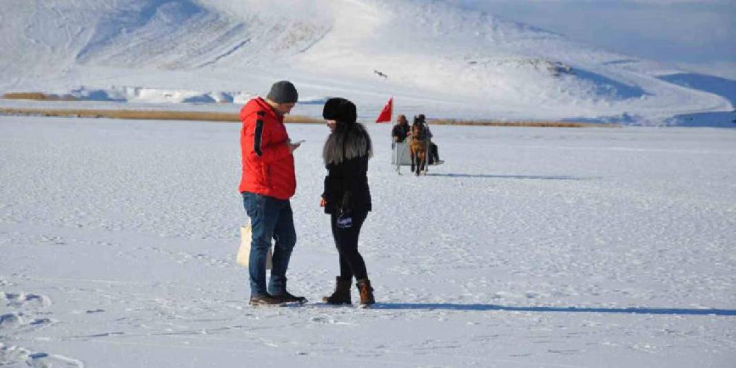 Hava -16 dereceye düştü görsel şölen başladı! Kış turizminin kalbi burada: Atlı kızaklar ve halaylarla sezon açıldı 5